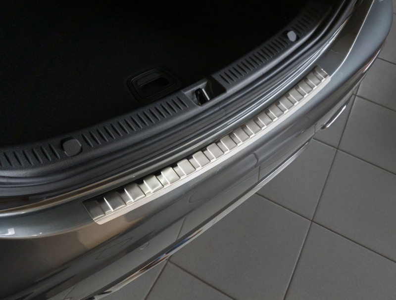 Ochranná lišta hrany kufru Mercedes E-Class 2016- (W213, sedan, matná)