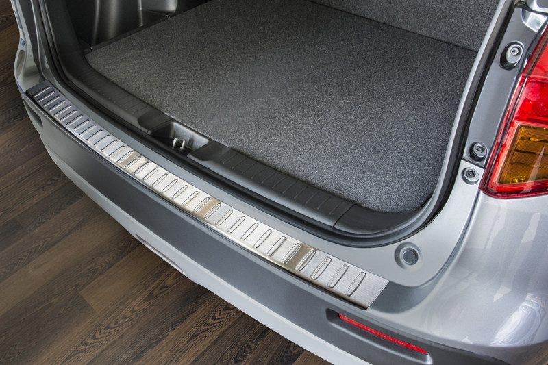 Ochranná lišta hrany kufru Suzuki Vitara 2015- (matná)