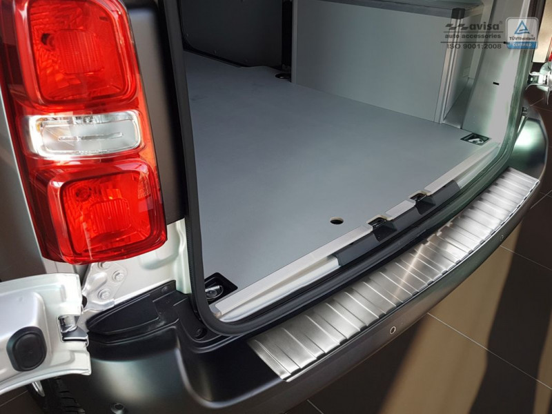 Ochranná lišta hrany kufru Citroen SpaceTourer 2016- (plastový nárazník, otočné dveře)