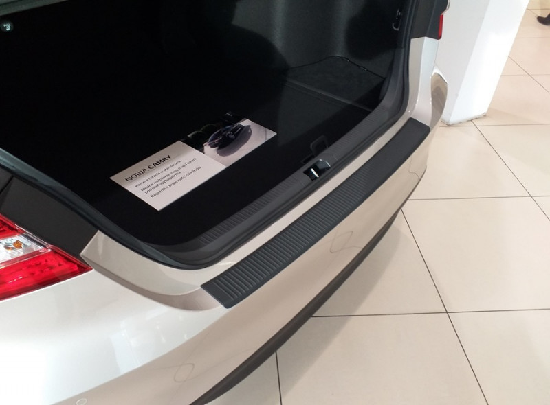 Ochranná lišta hrany kufru Toyota Camry 2017-
