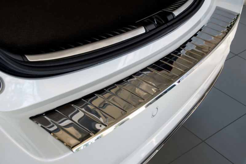 Ochranná lišta hrany kufru Toyota Auris 2015-2019 (hatchback, matná)