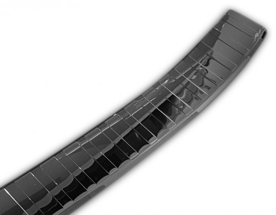 Ochranná lišta hrany kufru SsangYong Rexton 2021- (po faceliftu, tmavá, matná)