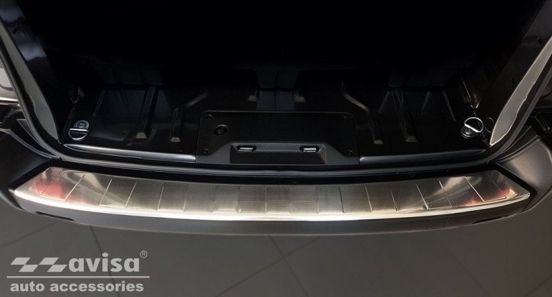 Ochranná lišta hrany kufru Peugeot Traveller 2016- (plastový nárazník, výklopné dveře)