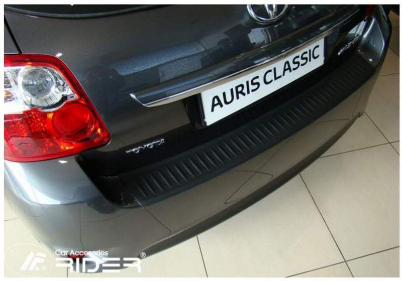 Ochranná lišta hrany kufru Toyota Auris 2006-2012