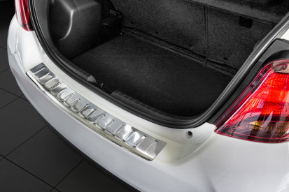Ochranná lišta hrany kufru Toyota Yaris 2014-2020 (matná)