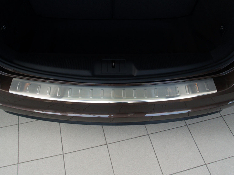 Ochranná lišta hrany kufru VW Sharan 2010-2022 (matná)