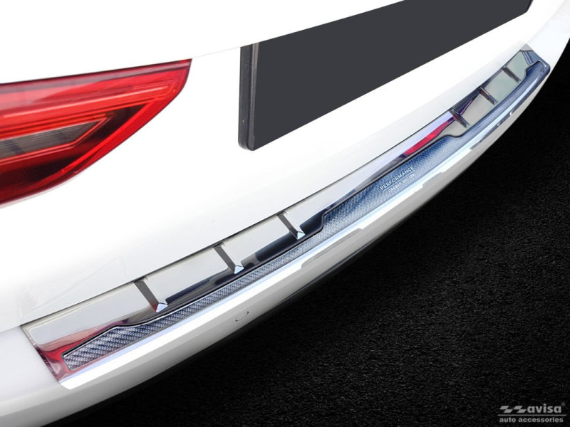 Ochranná lišta hrany kufru BMW 5 2017- (G31, lesklá a stříbrný carbon)